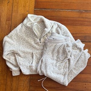 Old Navy Cream Leopard Print Pajama Set